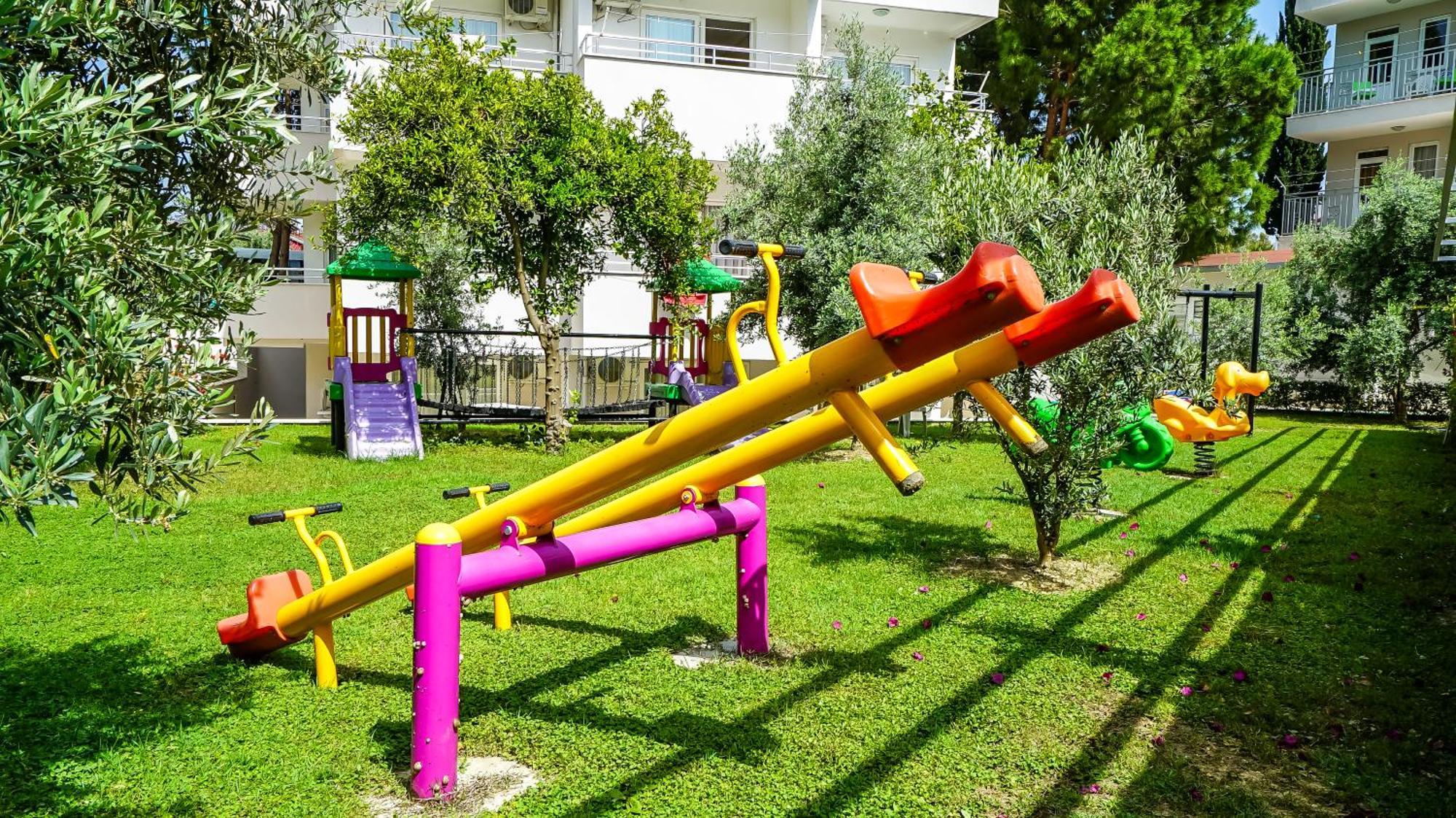 Catty Cats Garden Hotel Сиде Екстериор снимка