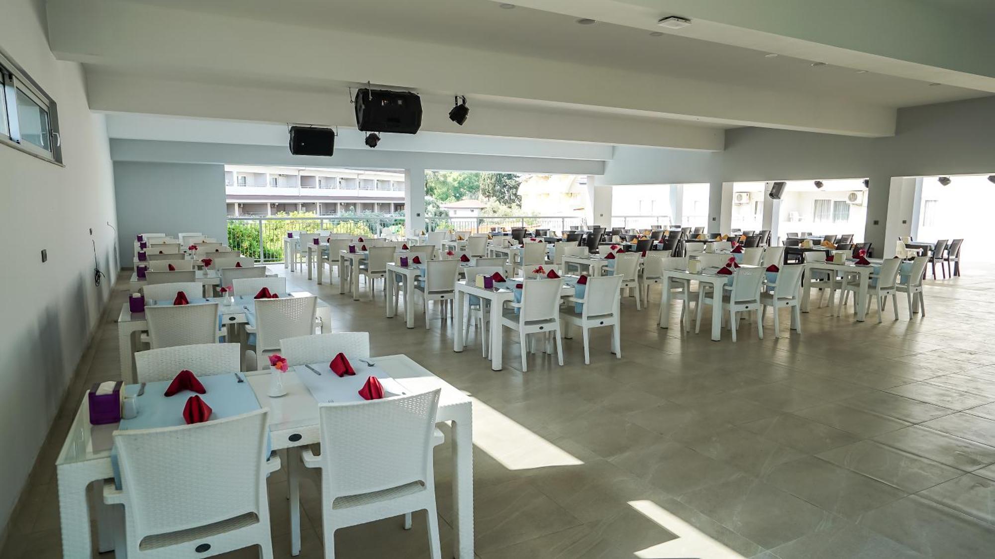Catty Cats Garden Hotel Сиде Екстериор снимка