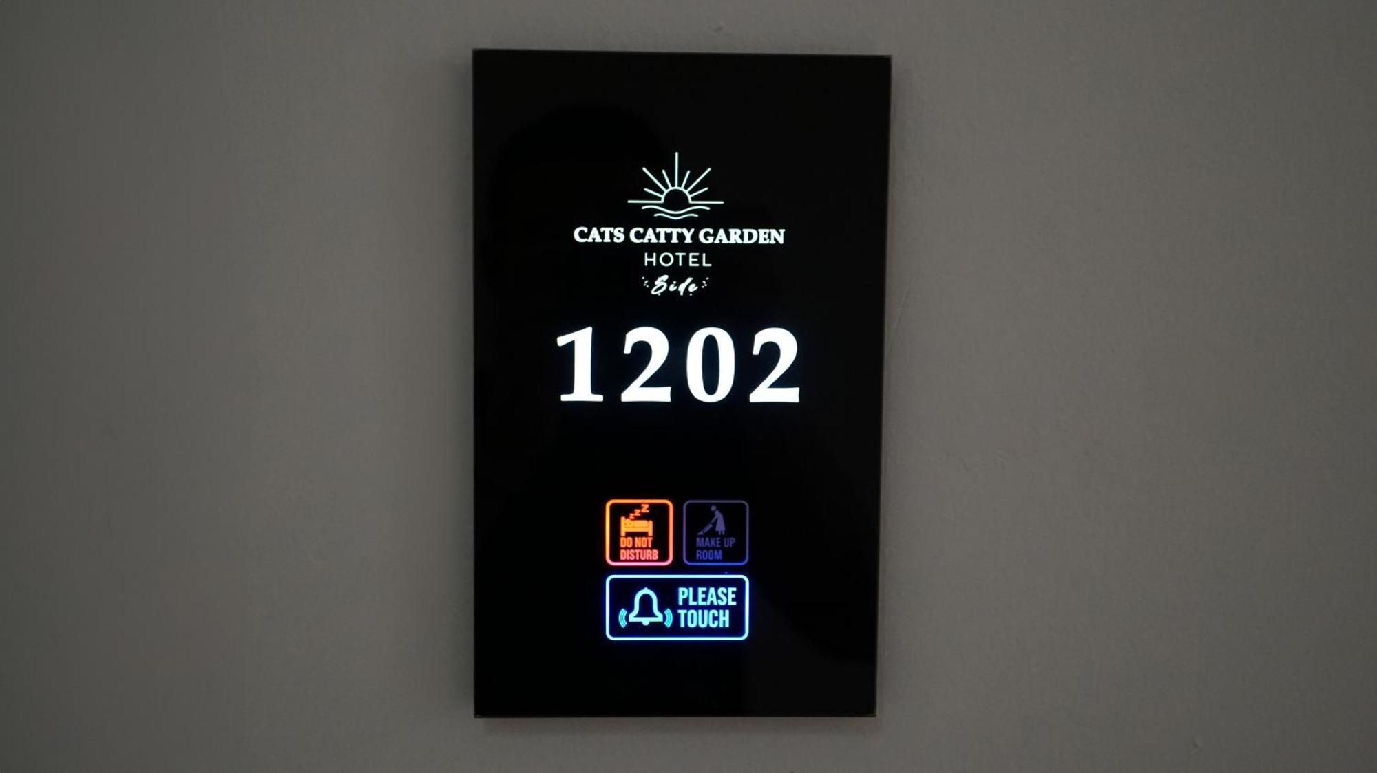 Catty Cats Garden Hotel Сиде Екстериор снимка
